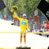 Alberto Contador rumena rumen majica zmaga slavje proslavljanje stopnicke Arc de