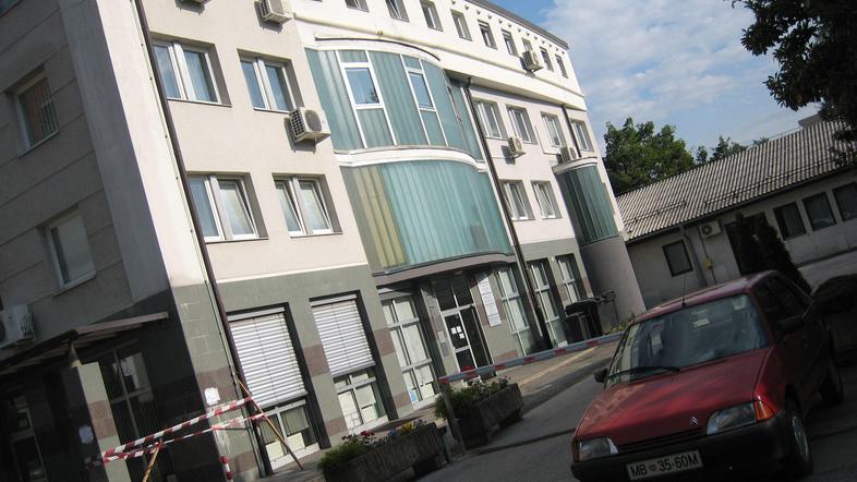 Policisti so preiskovali tudi zdravstveni dom v Lavričevi ulici in tamkajšnjega 
