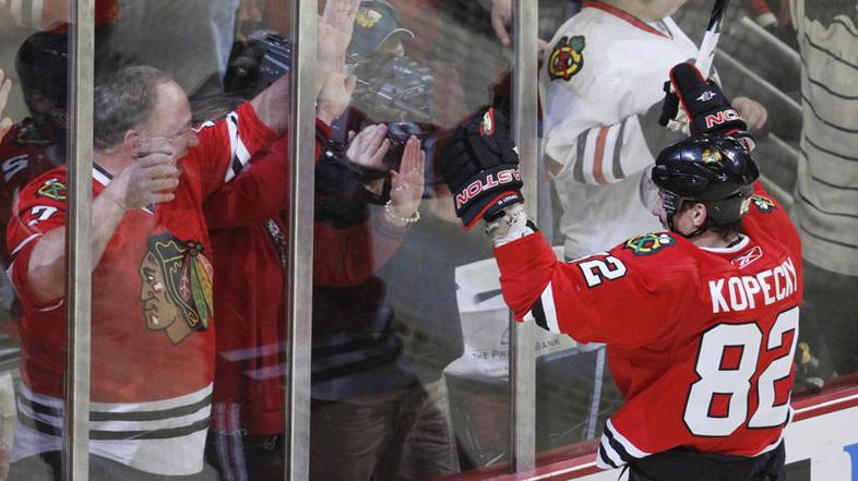 Chicagov junak je postal Tomaš Kopecky. (Foto: Reuters)