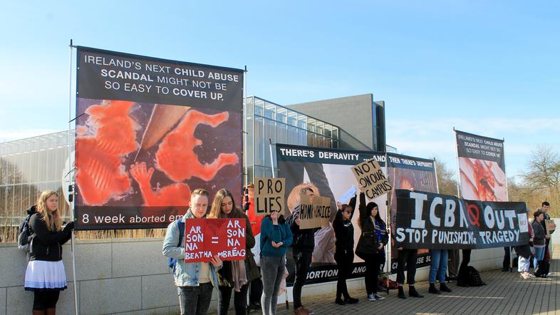 Usodni dan za pravico do splava na Irskem