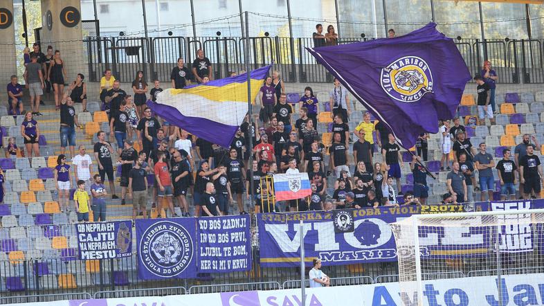 viole navijači maribor