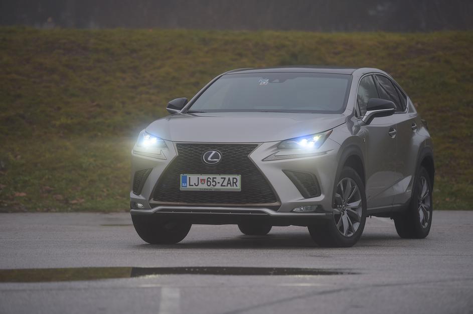 Lexus NX 300h