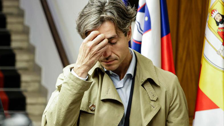 gregor macedoni, luka mesec