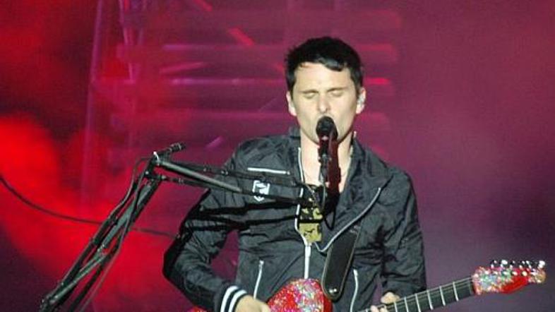 Muse je 9. oktobra v Zagrebu videlo tudi precej Slovencev. Koncert so začeli z u