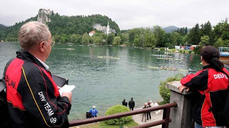 Na svetovnem pokalu se je pomerilo 650 tekmovalcev, med njimi 66 veslačev invali