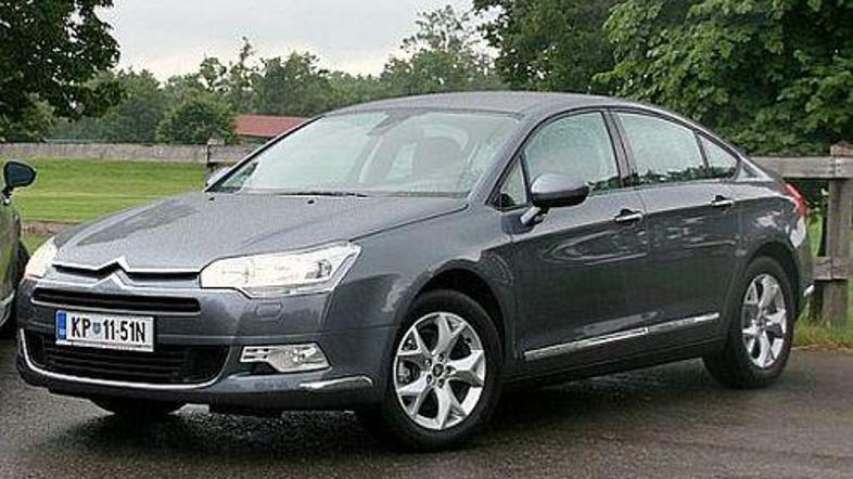 Citroën C5 je kupcem že na voljo, in sicer z enim od štirih nivojev opreme: attr