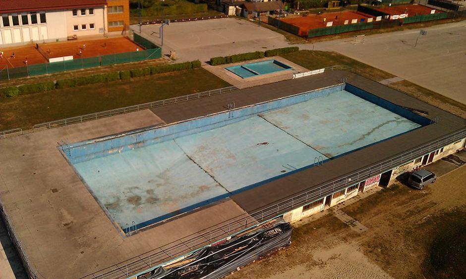 vrhniški bazen | Avtor: Facebook