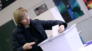 Koalicija predlaga 40-odstotno udeležbo za veljavnost referenduma, opozicija pa 