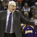 Phil Jackson ostaja v Los Angelesu še dve leti.