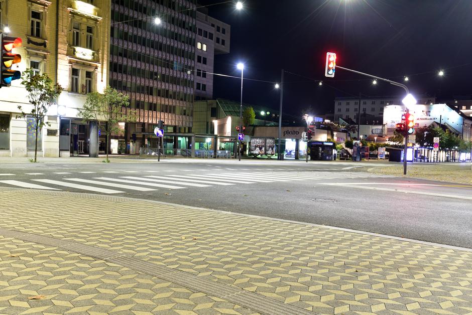 Covid-19, Slovenija, Ljubljana, ponoči | Avtor: Epa
