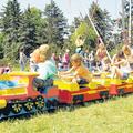 Brezplačni celodnevni festival, ki g aobišče okrog 20 tisoč ljudi, se bo sklenil