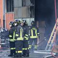 Prato požar v tekstilni tovarni gasilci