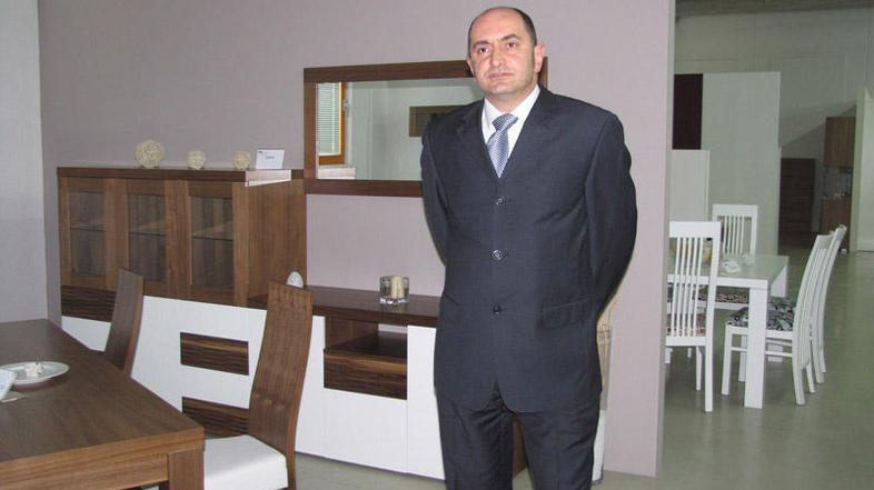 Pohištvo iz vezanega lesa jim, kot je povedal Rok Barbič, prinaša največ dohodka