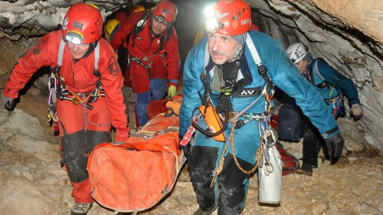 Mednarodna vaja Jamarske reševalne službe