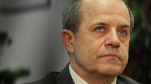 Na ministrstvu, ki ga vodi minister Ivan Svetlik, pravijo, da je to obveščanje s