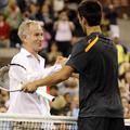 Novak Djoković in John McEnroe sta si po nekaj udarcih segla v roke.