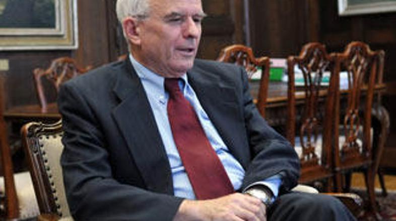 Po besedah guvernerja so banke avgusta lani začele z odpisovanjem vrednosti akti