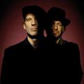 Legendarni duo Coldcut sestavljata angleška didžeja Matt Black in Johnathan More