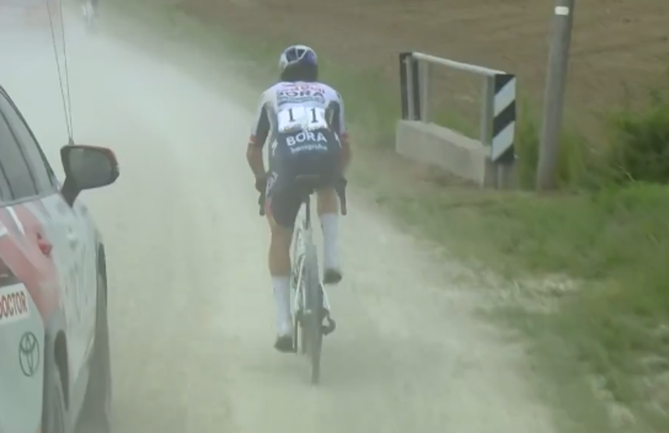 Primož Roglič, predrta guma | Avtor: Zajem zaslona/Eurosport