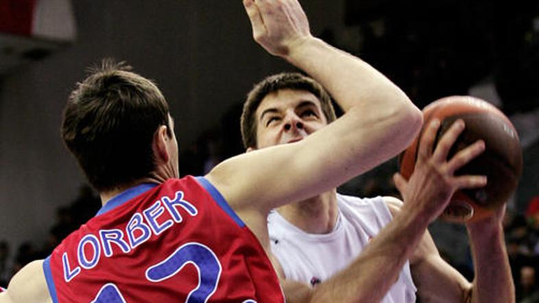 Erazem Lorbek je bil na prvi tekmi proti Partizanu neustavljiv.