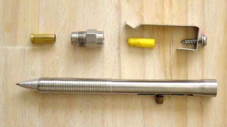 Orožje je mogoče izdelati precej preprosto, saj je na internetu dostopnih veliko