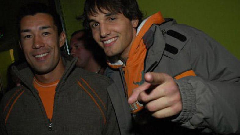 Na letalu ni smel piti.