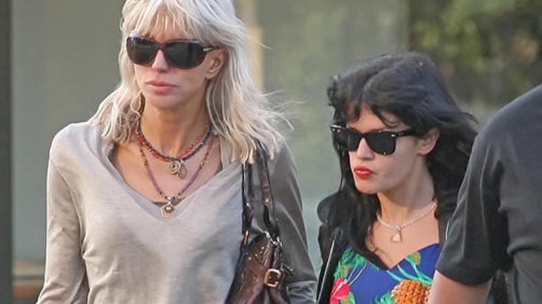 Courtney do hčerinega fonda trenutno nima dostopa.