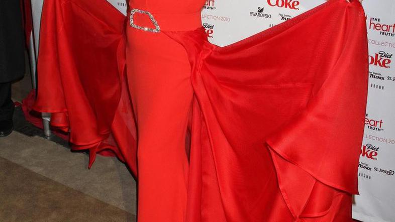 Joan Collins se je spravila na Jennifer Aniston. (Foto: Flynet)