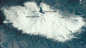 Gora Ararat, kjer naj bi se na višini 4.000 metrov v okolici predela Ahore nahaj