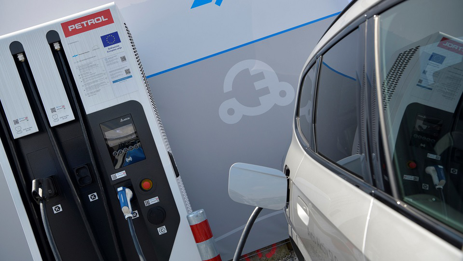 Petrolova električna polnilnica | Avtor: Petrol