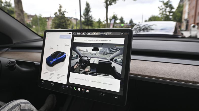 Tesla FSD avtonomna vožnja