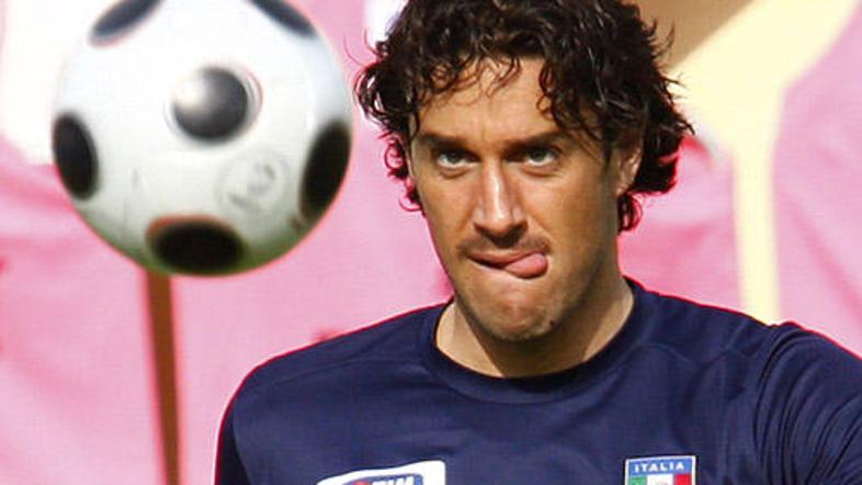 Luca Toni na evropskem prvenstvu še ni dosegel regularnega zadetka.