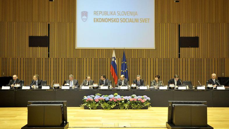 Ekonomski socialni svet