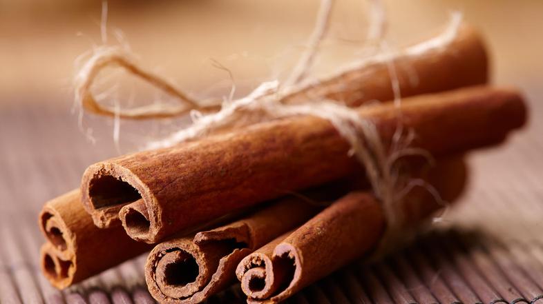 Neprijeten vonj lahko omilite tudi z uporabo naravnih sestavin. (Foto: Shutterst