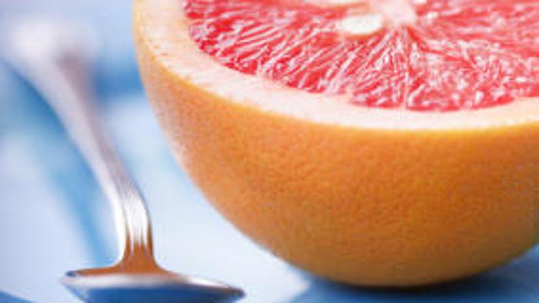 Pri izgubi kilogramov vam bo pomagala tudi grenivka.