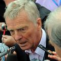 Max Mosley se nikakor noče umakniti s čela Fie in s tem rešiti formule 1.