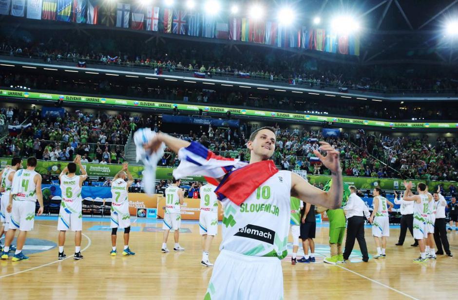 Nachbar zastava Slovenija Ukrajina EuroBasket Stožice Ljubljana | Avtor: Saša Despot