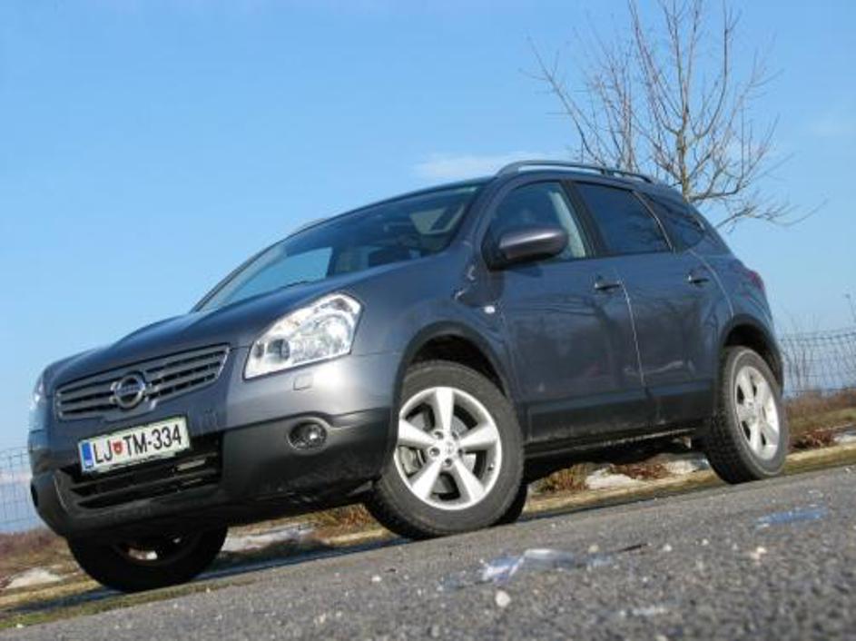 Bolj kot sedem sedežev pri qashqaiu +2 v ospredje stopa prostornejša in udobnejš