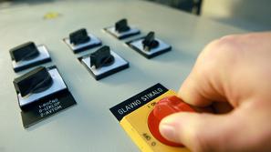 &lt;slovenija&gt; 29.12.2008 elektrika, elektricna omarica, glavno stikalo, MH, 