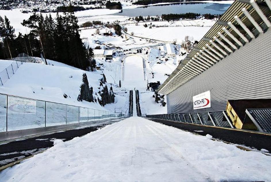 V Vikersundu je vse pripravljeno, da presežejo rekord Planice. (Foto: vikersund.