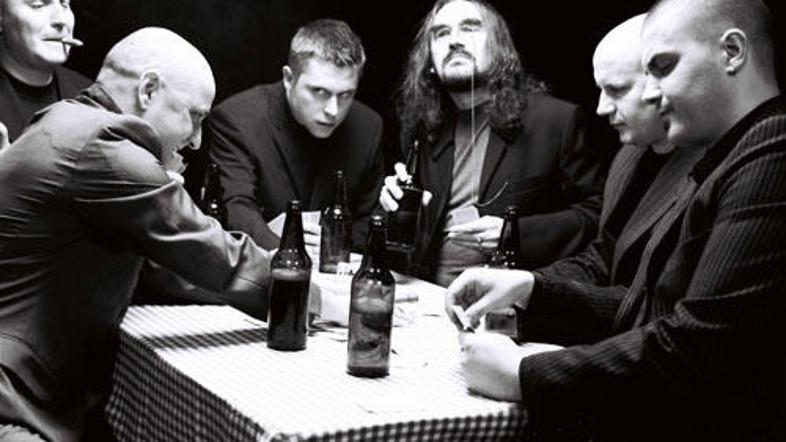 Hladno pivo so v Sloveniji prvič nastopili v Celju, in sicer leta 1993.