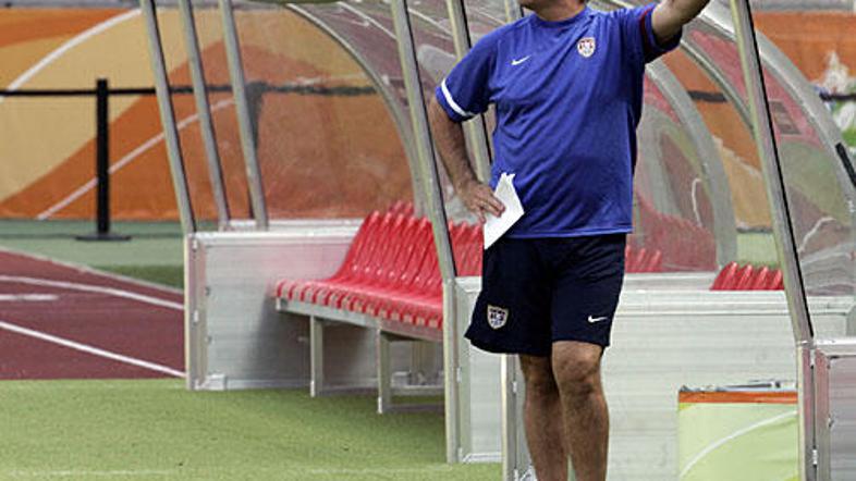 Bruce Arena je odstopil kot trener in športni direktor New York Red Bulls.