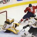 Ovečkin je že v prvi tretjini trikrat nadigral Bostonovo obrambo.