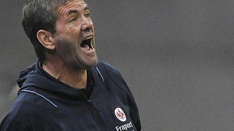 Friedhelm Funkel si je z zmago v izdihljajih tekme vsaj za nekaj dni rešil trene