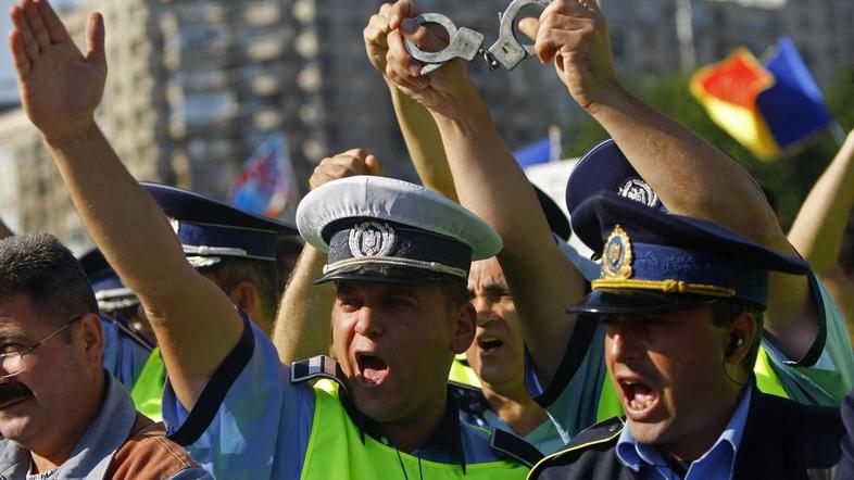 Petkov protest policistov (Foto: Reuters)