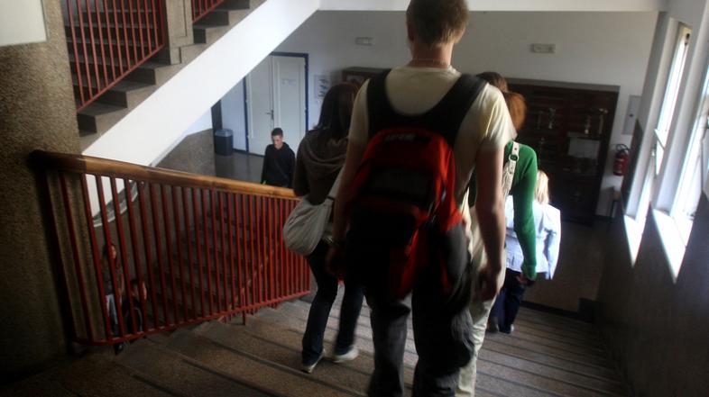 ljubljana01.06.09, ekonomska sola ljubljana, ucenci, dijaki, foto: nik rovan