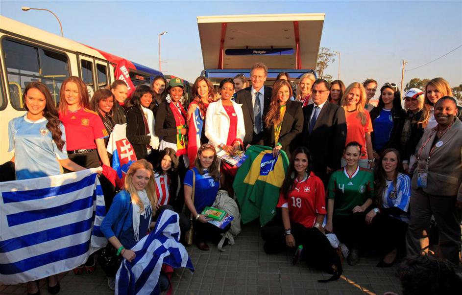 Misice na SP stiskajo pesti za svoje reprezentance. (Foto: Reuters)