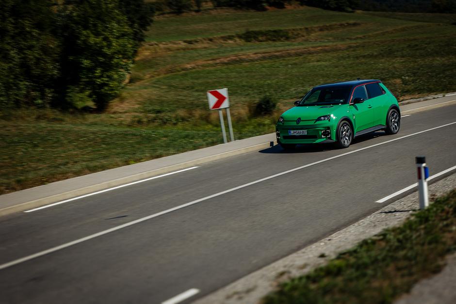 Predstavitev Renault twingo, R4 in R5 | Avtor: Saša Despot