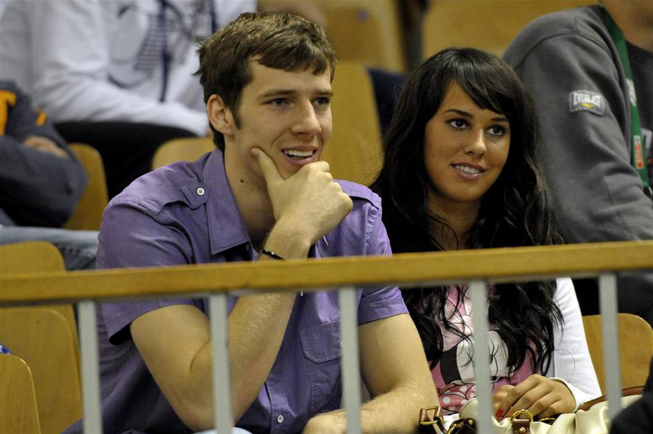 Goran Dragić si je z zanimanjem ogledal tretjo tekmo finala, malo bolj je stiska