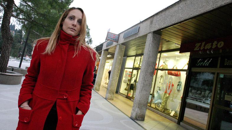 Večina najemnikov Istrabenzovih lokalov – na fotografiji Meira Hot (Stara oljka)